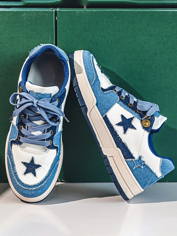 Star Patch Casual Sneakers