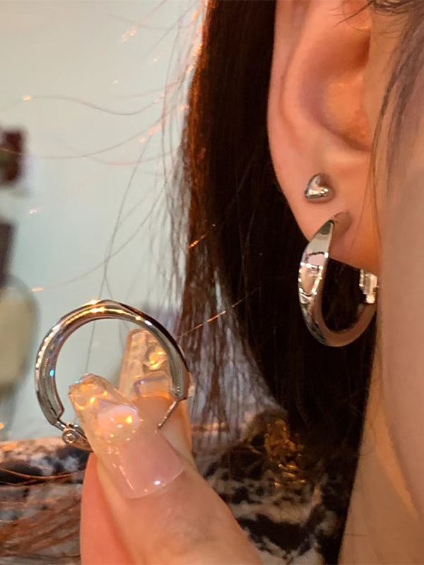 Minimalism Silver Hoop Earring